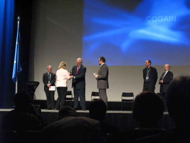 File:Best exhibit trophy.jpg