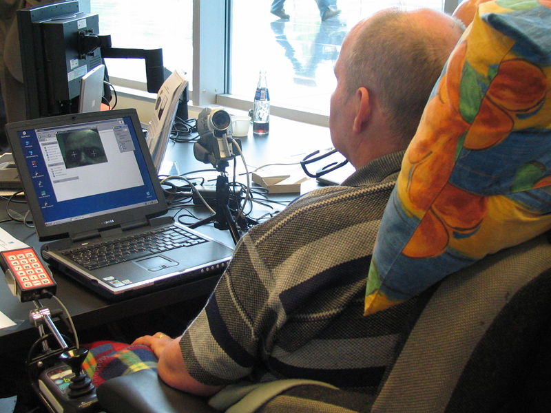 File:Eyetrackr.jpg